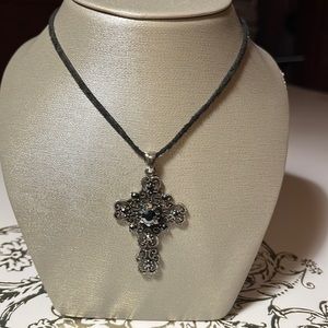 Beautiful Vintage Cross Necklace